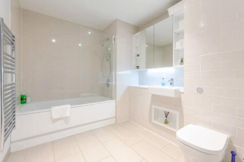 לונדון Superb 1 Bedroom Apartment 3Mins From Tube Station מראה חיצוני תמונה